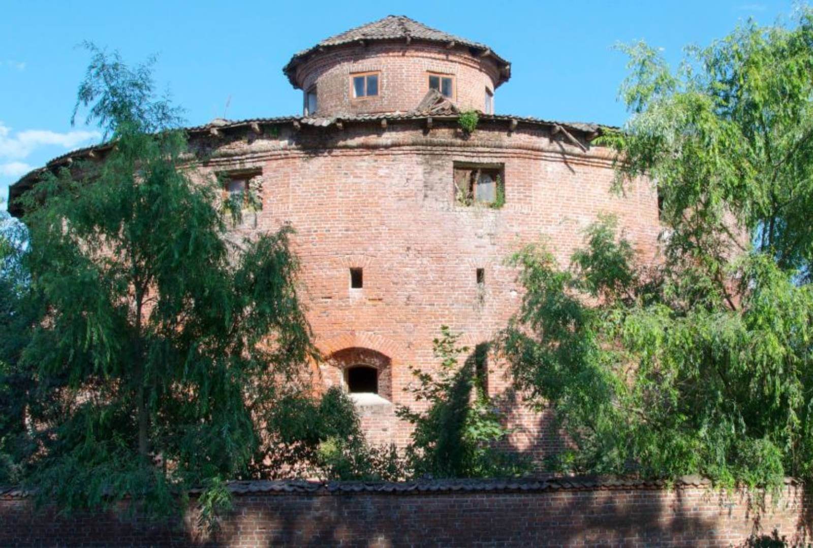 Explore the Rich History of Lankaran Fortress: A Landmark of Azerbaijan's Heritage