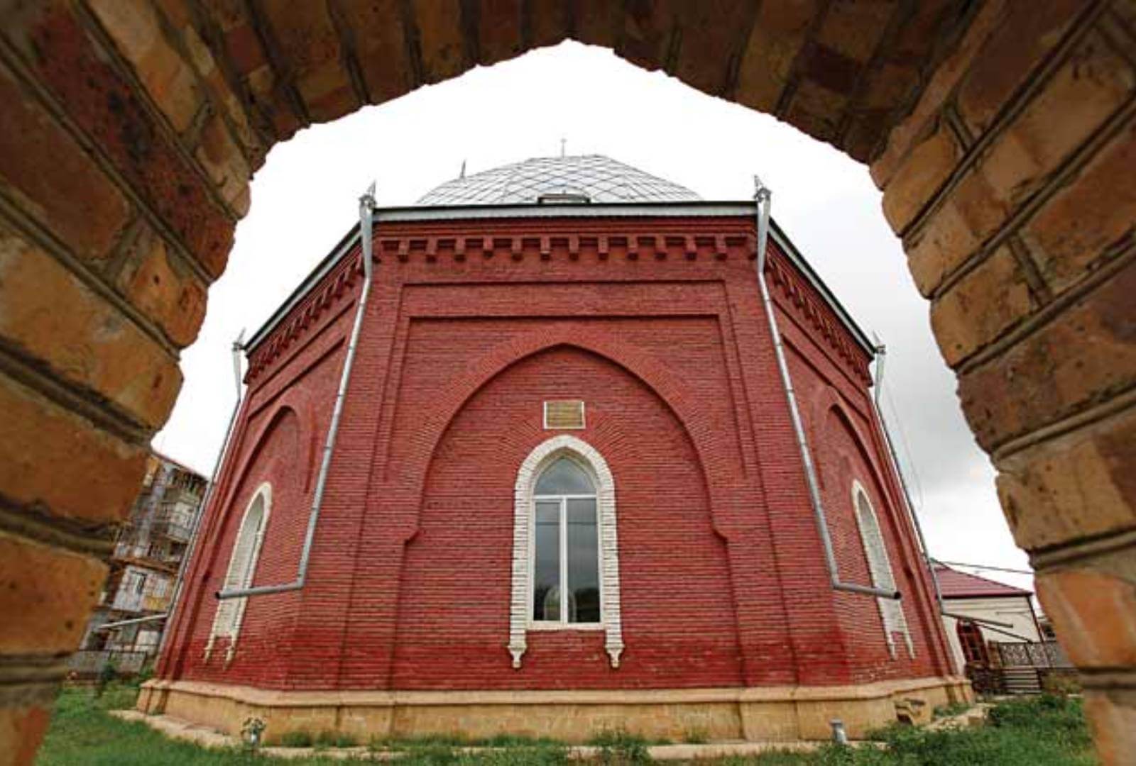 Explore the Historic Juma Mosque in Guba: A Symbol of Azerbaijan’s Cultural Heritage