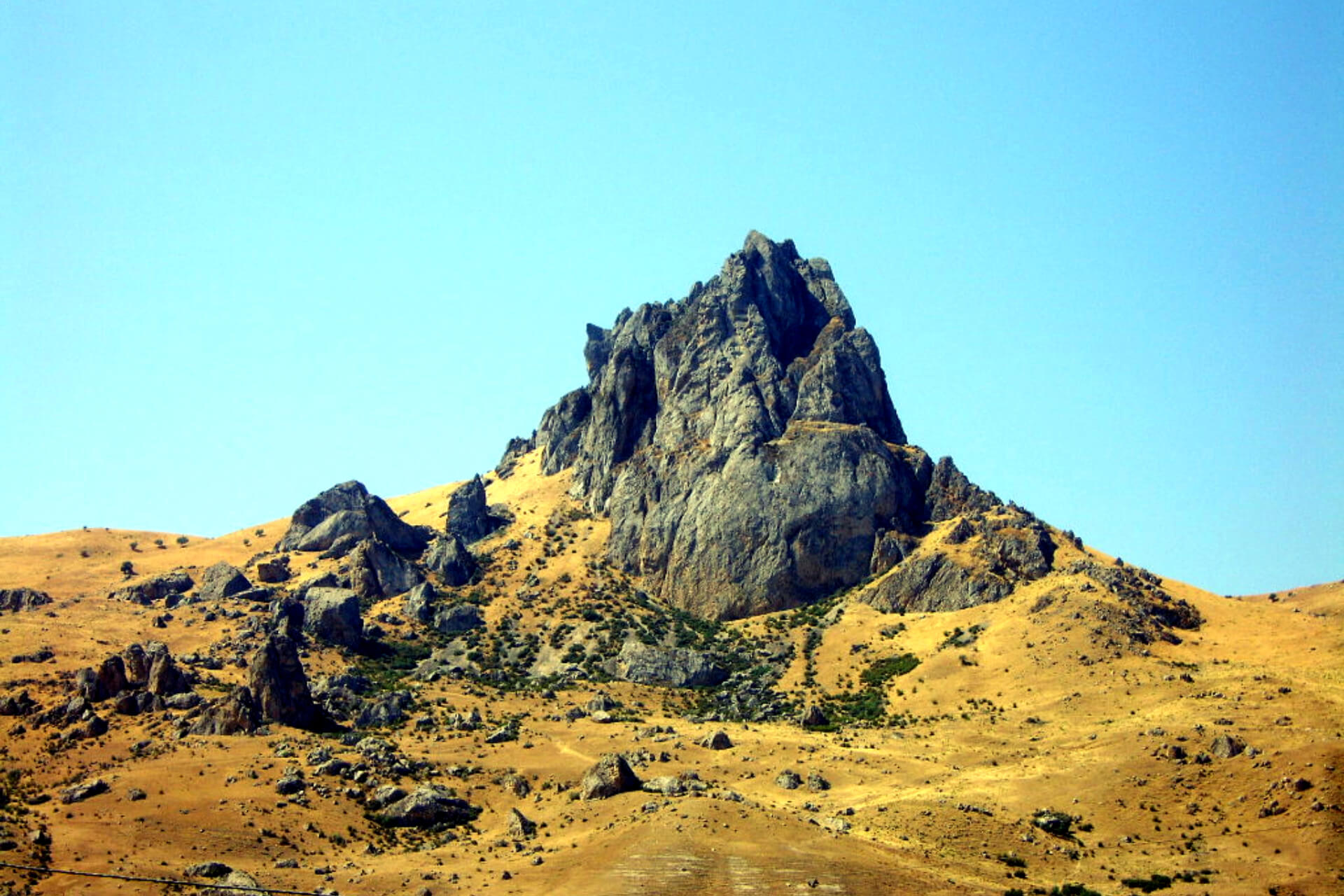 Beshbarmag Mountain: Explore Azerbaijan’s Sacred Five-Fingered Peak