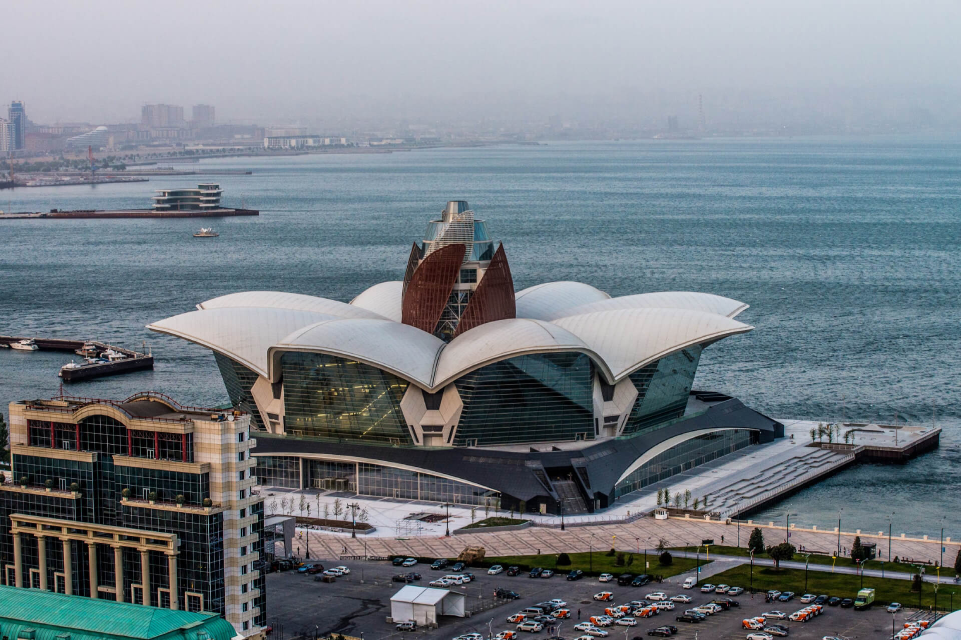 Explore Daniz Mall in Baku: Your Ultimate Shopping and Entertainment Destination