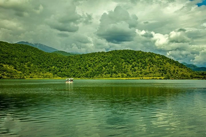 Discover the Tranquility of Nohur Lake – A Hidden Gem in Azerbaijan 