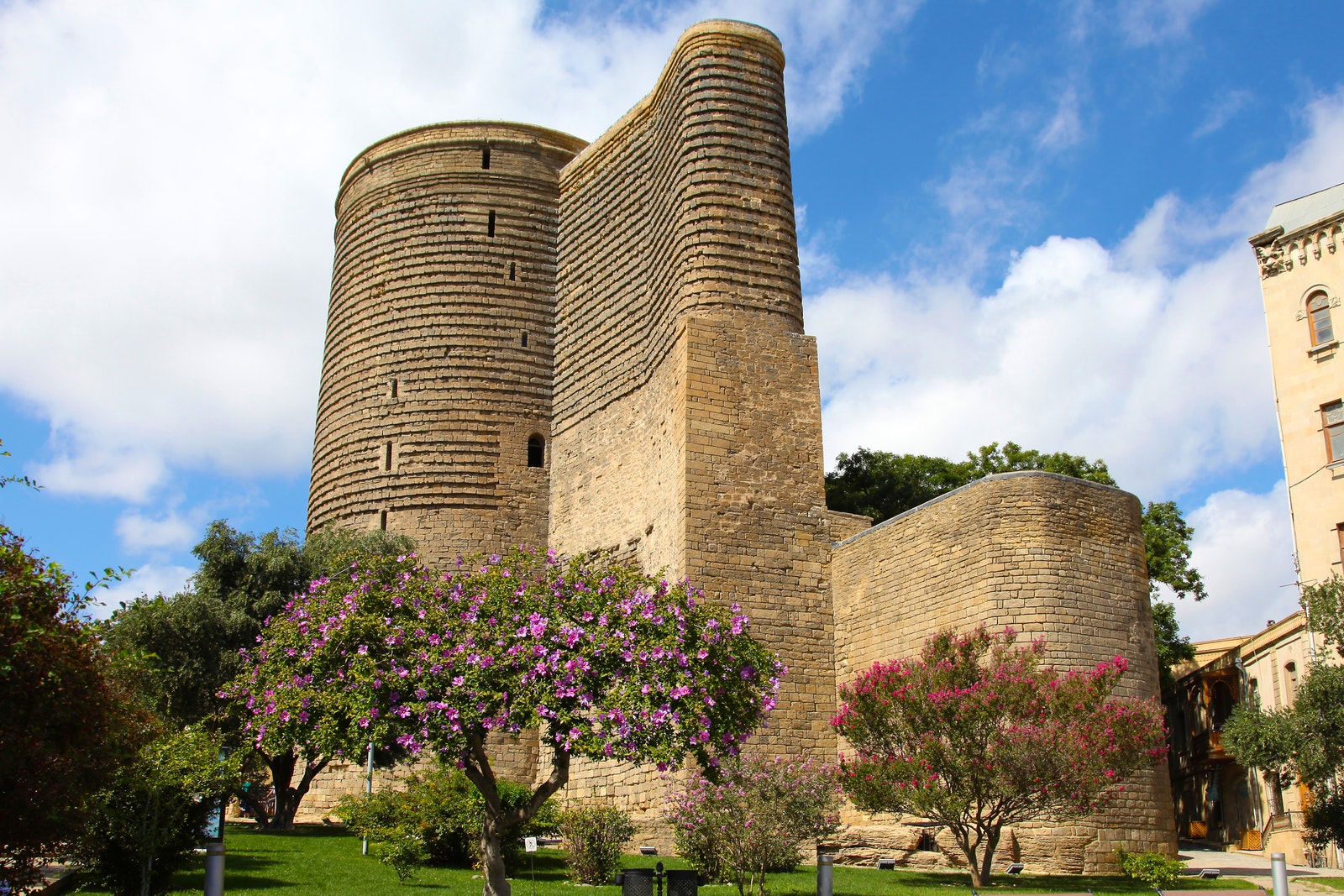 Discover the Mysterious Maiden Tower – Iconic Landmark of Baku Old City