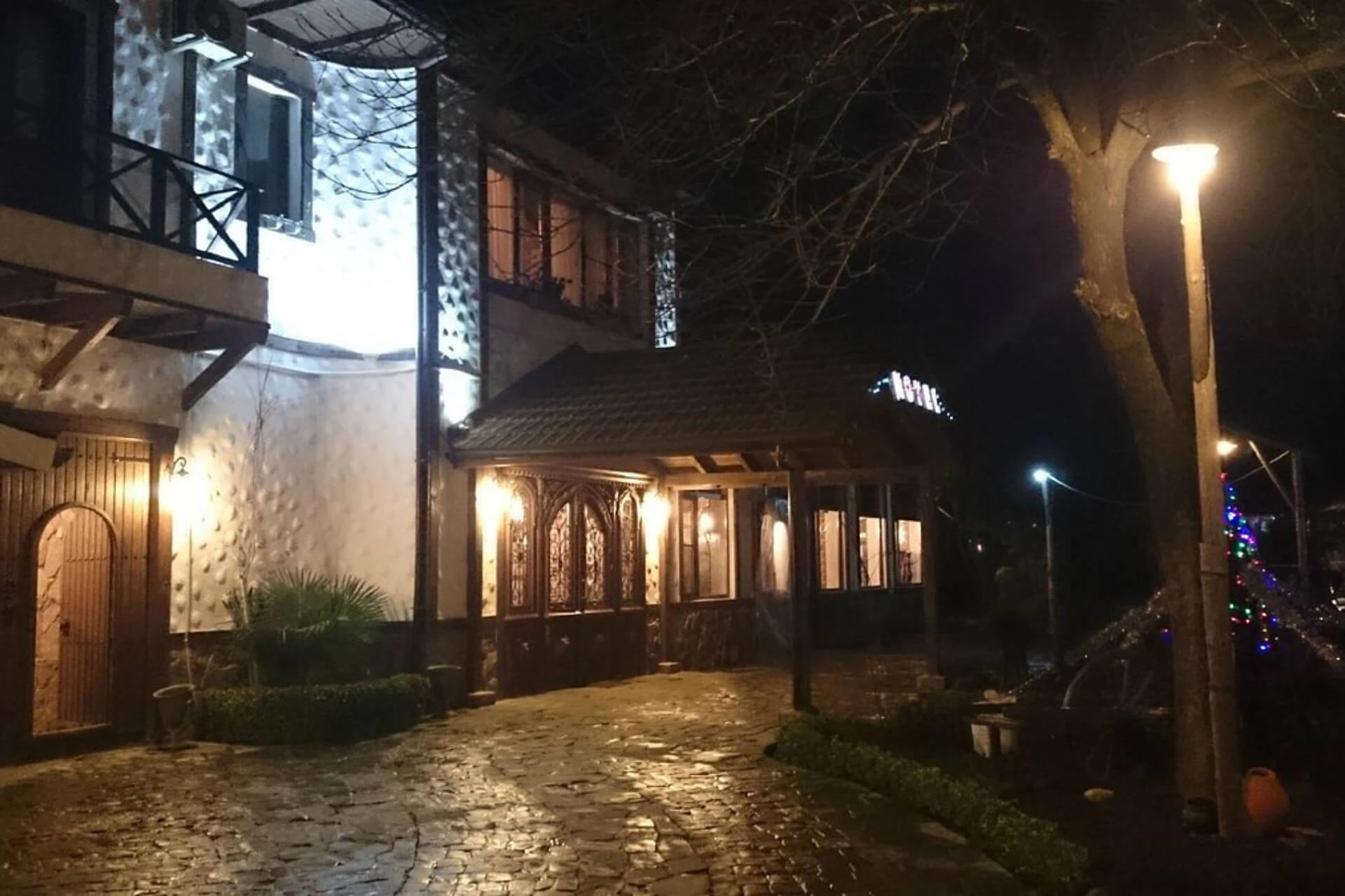 Khan Lankaran Hotel